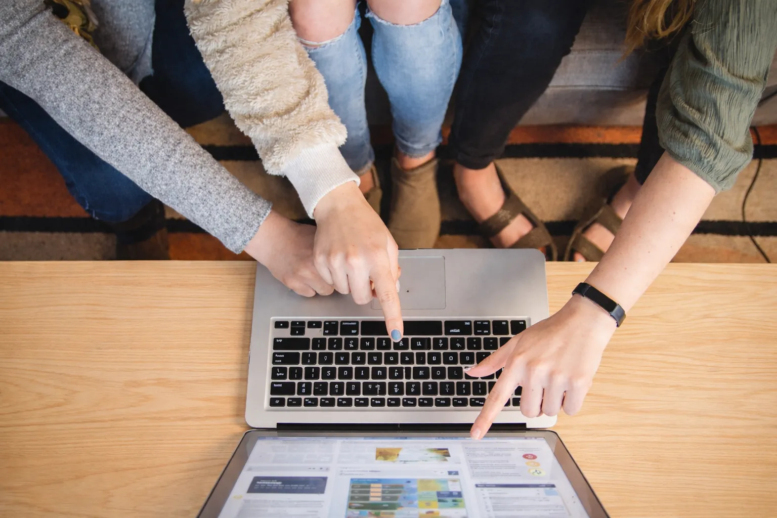 ウェブデザイン修正で役立つ、おすすめツールと手法